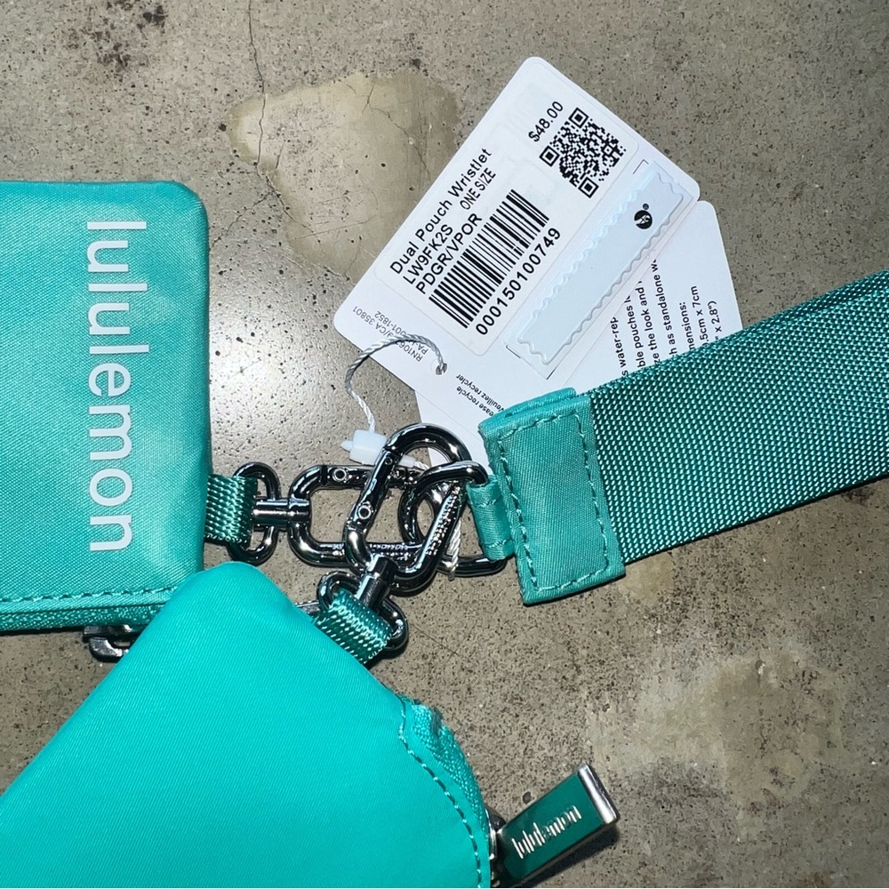 Lululemon Dual Pouch Wristlet- Paradise Green/Vapor - Picture 4 of 4